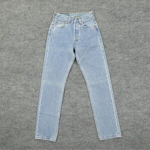Vintage Levi’s Classic Light Blue womens Jeans